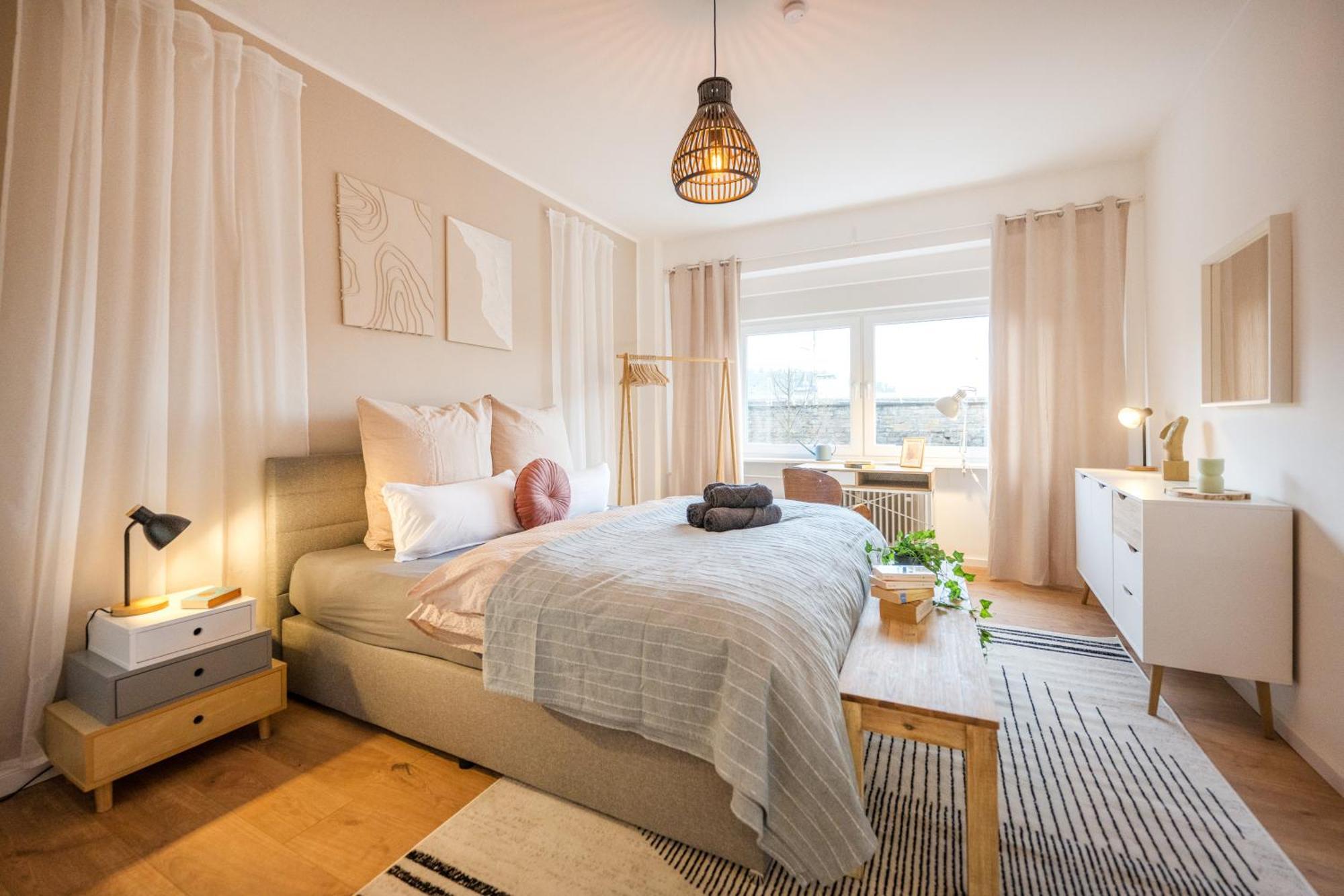 Neu: 100M² - Ideal Fuer Familien/Geschaeftsr. - Hbf Koblenz  Bagian luar foto