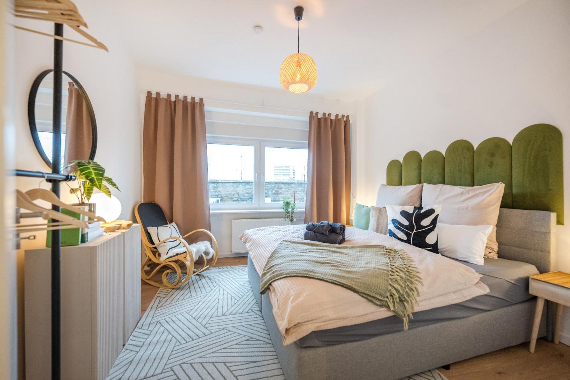 Neu: 100M² - Ideal Fuer Familien/Geschaeftsr. - Hbf Koblenz  Bagian luar foto